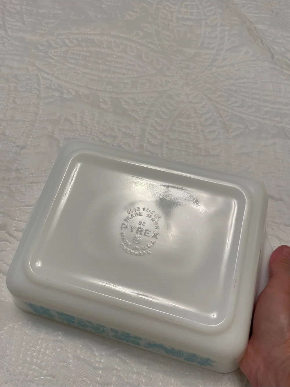 📍MCM Vintage Pyrex Amish Butterprint 1 1/2 Qt. Covered Milk Glass Baking Dish